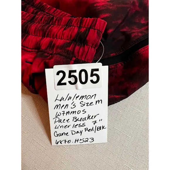 Men's Lululemon Pace Breaker Shorts Size Medium Gameday Red Black 7" Inseam - Picture 6 of 6